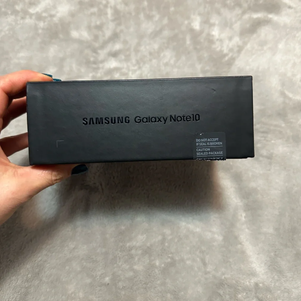Samsung note 10 box new
